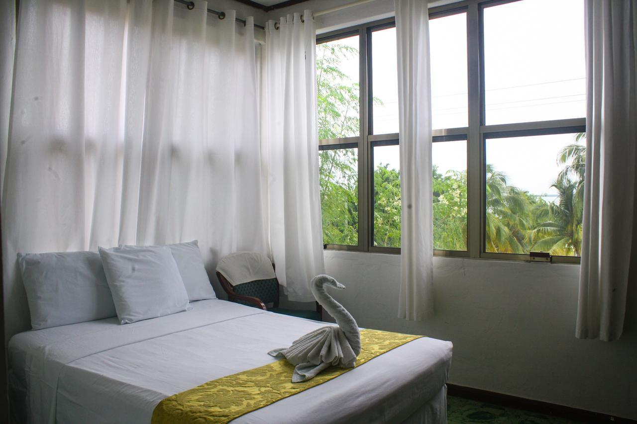Hotel Maya Корозал Екстериор снимка
